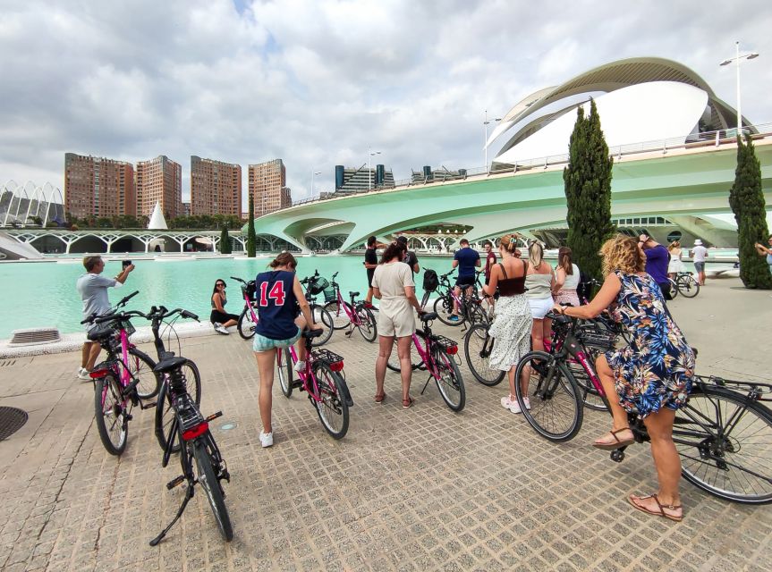 Valencia: City Highlights Guided Bike Tour - What the guides add to the experience
