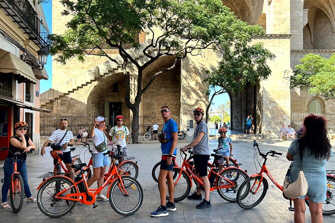 Valencia City Highlights in Guided Bike or E-Bike Tour - The Turia Gardens: the ride’s most relaxing stretch
