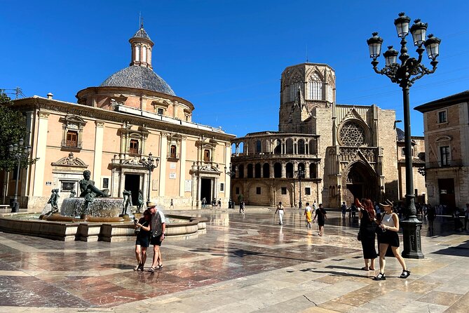 Valencia City Highlights in Guided Bike or E-Bike Tour - Returning by Puerta del Mar