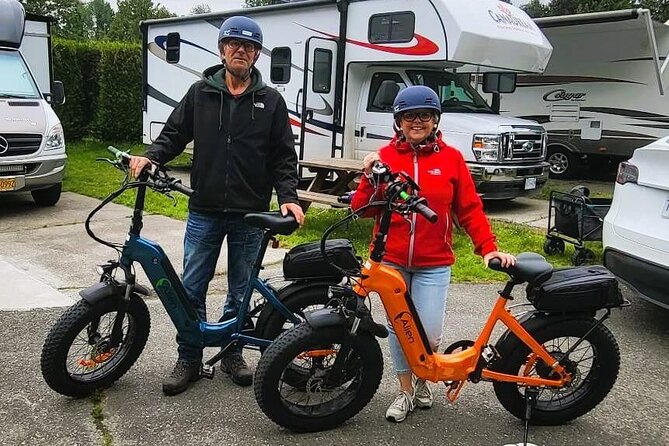 Vancouver E-Bike Rentals - Premium Seawall Bike Path Location - Setting off on the Seawall Infinity Loop