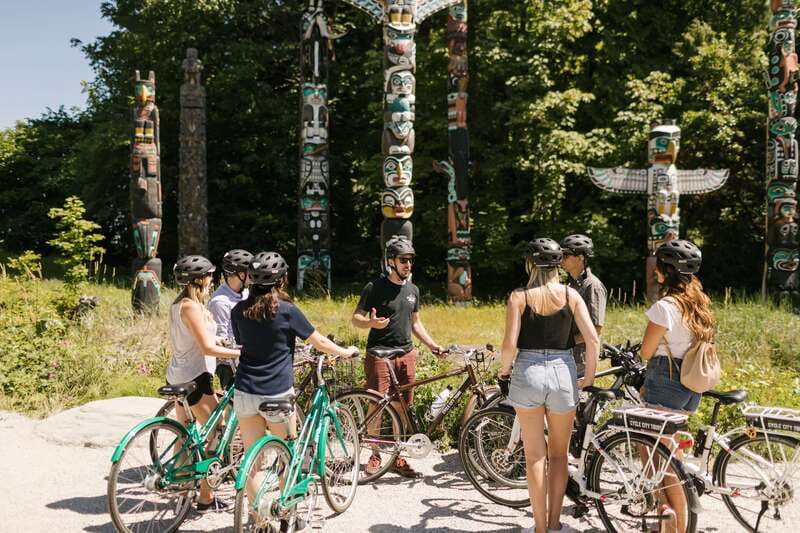 Vancouver: Guided Bike Tour - Starting downtown on Hornby Street