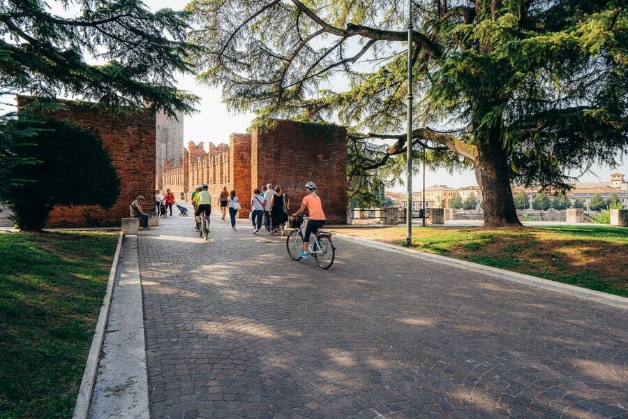 Verona e-bike tour: city center and panoramic views - Medieval lanes, San Fermo, and the Arena