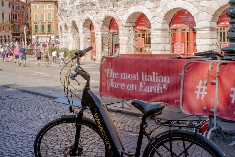 Verona e-bike tour: city center and panoramic views - Roman gates and Juliet’s balcony
