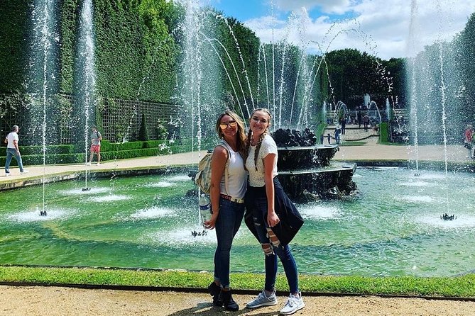 Versailles Bike Tour with Market, Gardens & Guided Palace Tour - Riding through the royal gardens