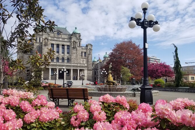 Victoria City Highlights Pedal or E-Bike Tour - Hoods & Legends - Beacon Hill Park and Indigenous Victoria