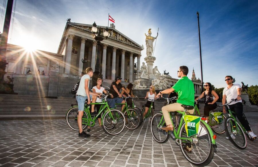 Vienna by Bike 3-Hour All-In-One City Bike Tour in English - Meeting at Franz Josefs Kai and choosing your bike