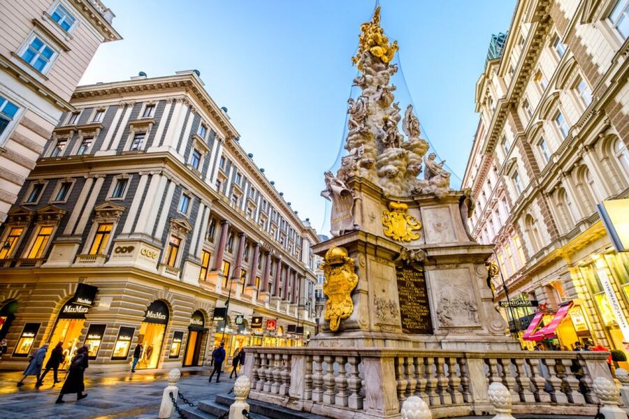 Vienna: City Highlights Guided Bike Tour - Starting in Piaristengasse and getting oriented