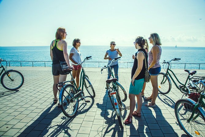 Visite insolite de Barcelone à vélo (en français) - Why Barcelona works so well by bike