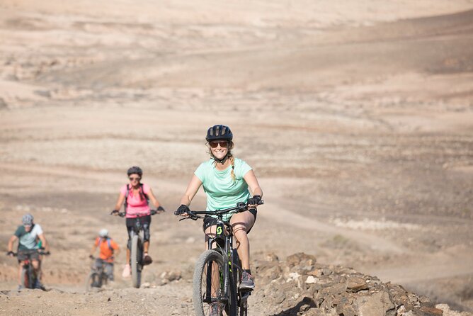 Volcanic Discovery PREMIUM eBike Tour: 35 km - Lajares, a village break from the volcanic country