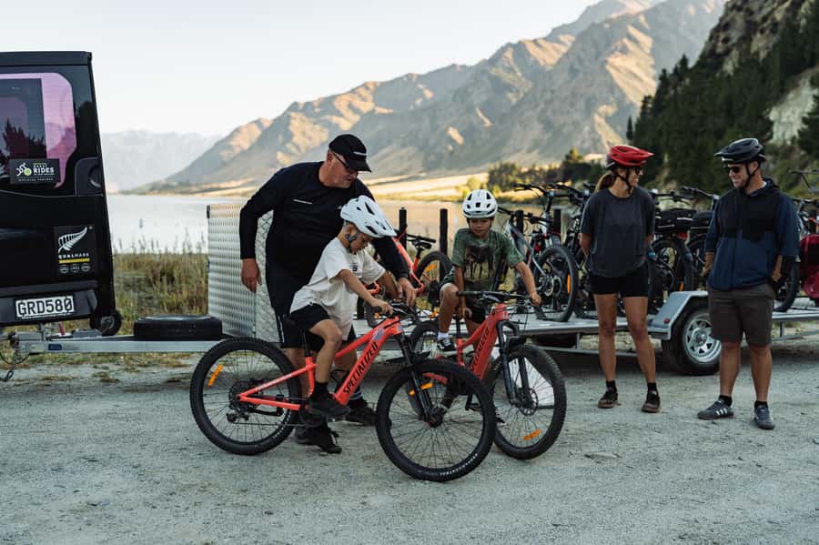 Wānaka: Gladstone Track and Wanaka Trails on Bike or eBike - Starting in Wānaka with a helpful local briefing