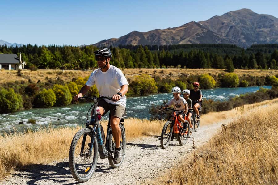 Wānaka: Gladstone Track and Wanaka Trails on Bike or eBike - Who will enjoy this ride most