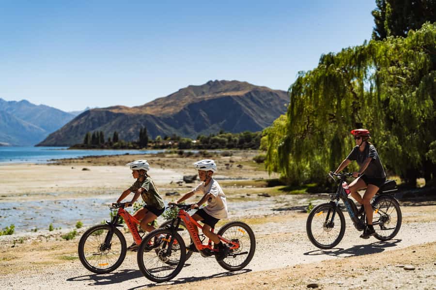Wānaka: Gladstone Track and Wanaka Trails on Bike or eBike - Lake Hāwea and the newly resurfaced Gladstone Track
