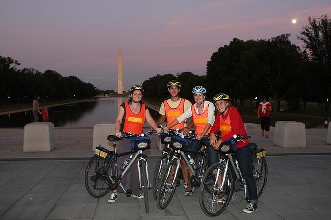 Washington DC Sites at Night Guided Bicycle Tour - World War II Memorial and Constitution Gardens