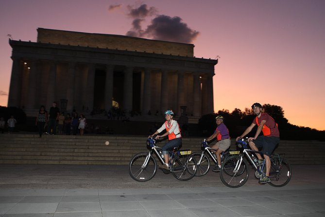 Washington DC Sites at Night Guided Bicycle Tour - Vietnam Veterans Memorial and the Vietnam Women’s Memorial